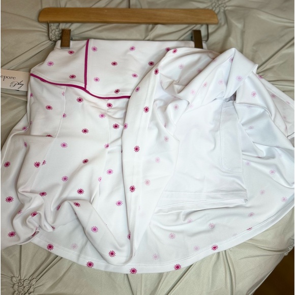 NWT Nanette Lepore White Tennis Skirt Skort w Hot Pink Sunbursts Size Small - Picture 6 of 15